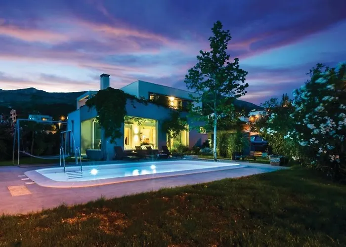 Beganovic With Private Heated Pool فيلة بودْسْتغانا
