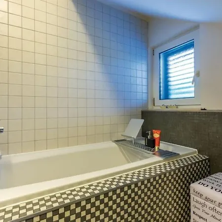 Beganovic With Private Heated Pool Villa Podstrana