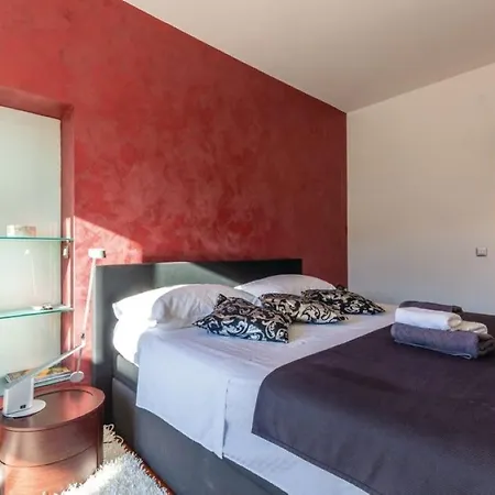 Rasko With Private Heated Pool Villa Podstrana