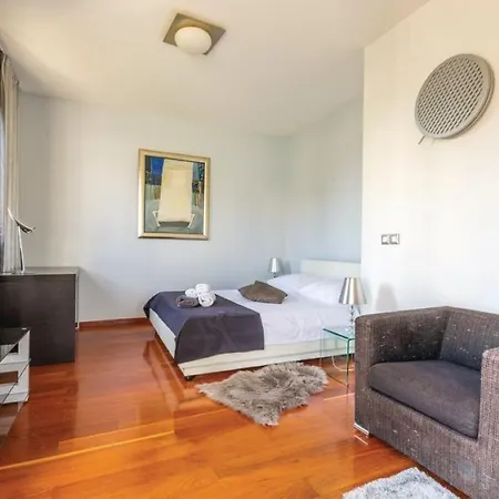 Beganovic With Private Heated Pool Villa Podstrana