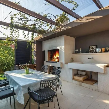 Villa Rasko With Private Heated Pool