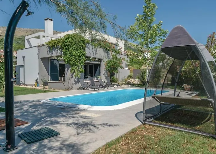 别墅 Beganovic With Private Heated Pool